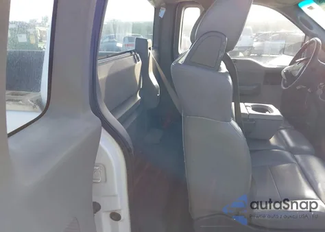 2005 Ford F-150 Stx/Xl/Xlt z USA, uszkodzony, nr VIN 1FTRF12215NA47106